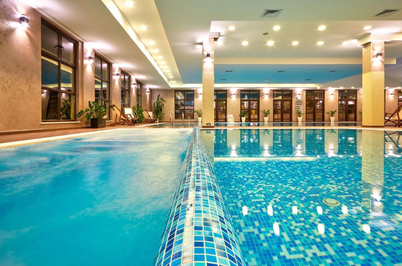 Grand Hotel เวลินกราด ภายนอก รูปภาพ Indoor pool
