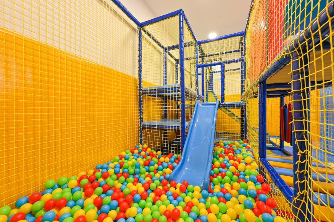 Grand Hotel เวลินกราด ภายนอก รูปภาพ A ball pit