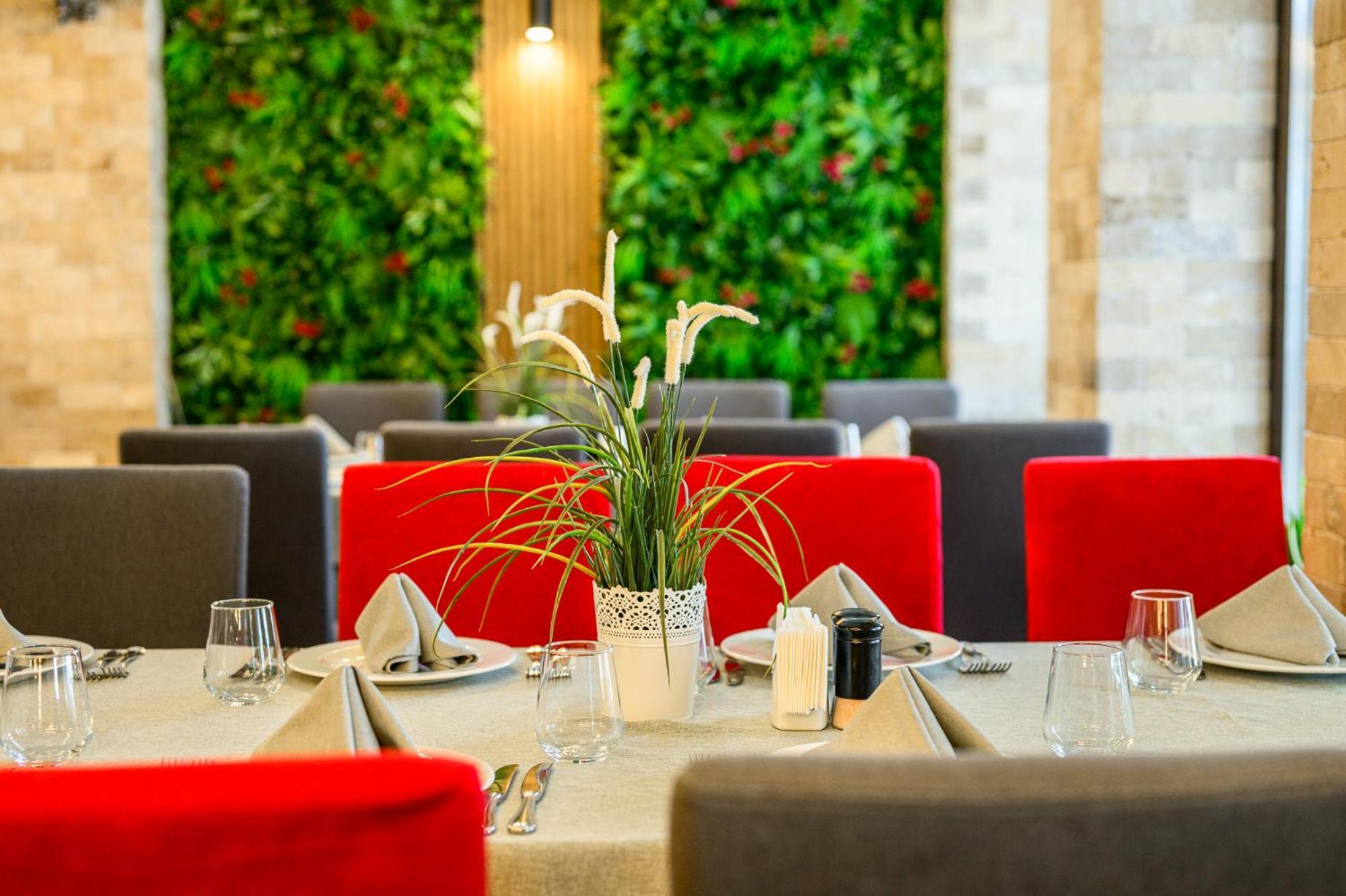 Grand Hotel เวลินกราด ภายนอก รูปภาพ Restaurant