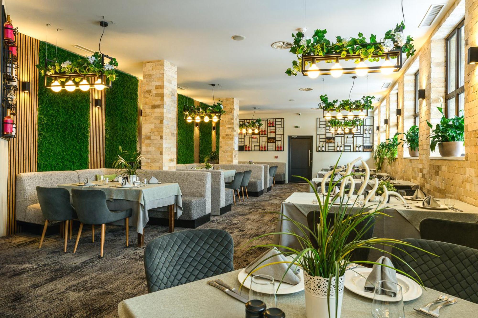 Grand Hotel เวลินกราด ภายนอก รูปภาพ Restaurant interior design